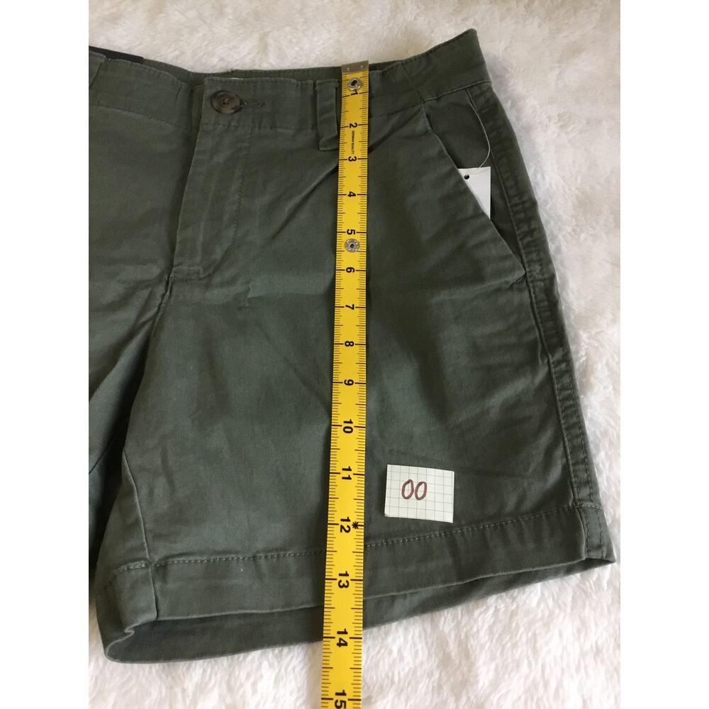 GAP Olive Green 5" City Shorts in Twill - Picture 9 of 10